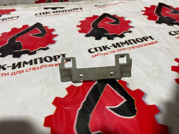 810W97122-0031 Кронштейн замка крышки ящика инструментов для самосвала HOWO SITRAK C7H СПК-Импорт Фото-1