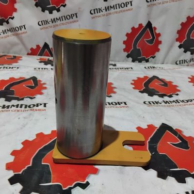 DG966-09900 Палец крепления цилиндра подъема стрелы к раме для фронтального погрузчика SHANTUI SL50W